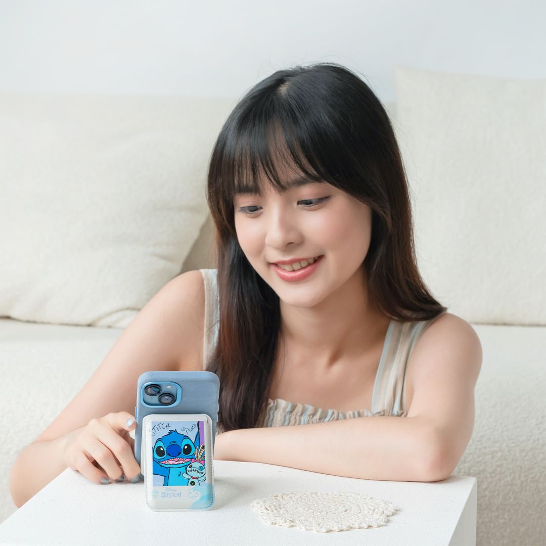 迪士尼小牡蠣與史迪仔的魔法卡套 – 摺疊手機支架 輕鬆收納你的世界