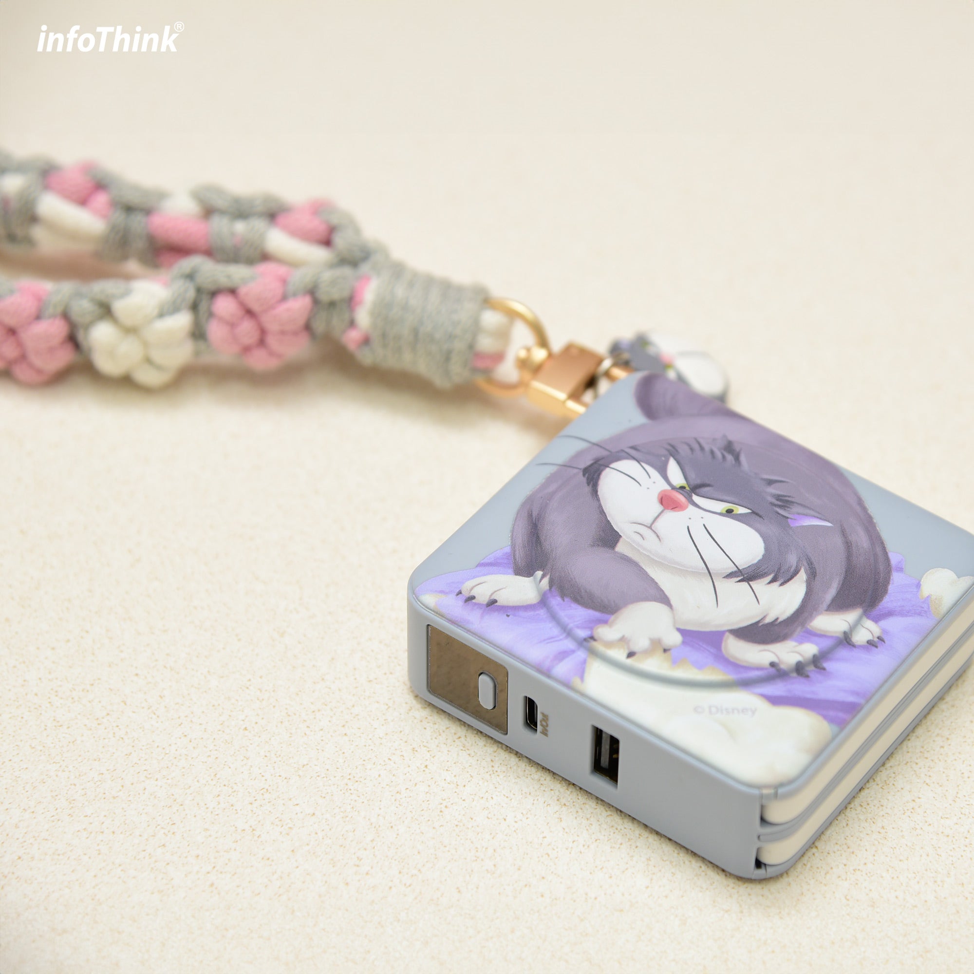 迪士尼+Snoopy愛心款的溫暖充電擁抱 – InfoThink八合一MAX行動電源