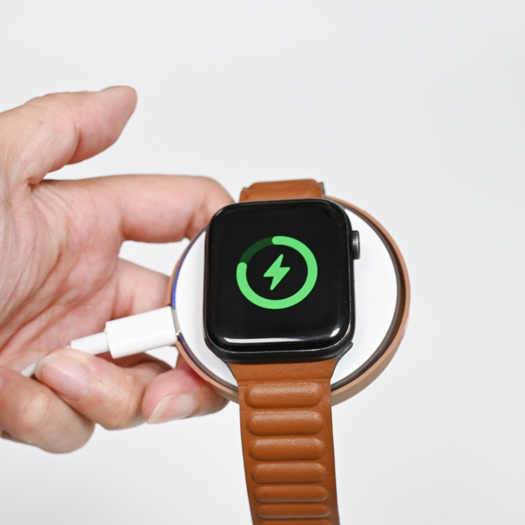 迪士尼磁吸充電盤的魔法小窩 – 超可愛無線快充系列，讓iPhone輕鬆滿電