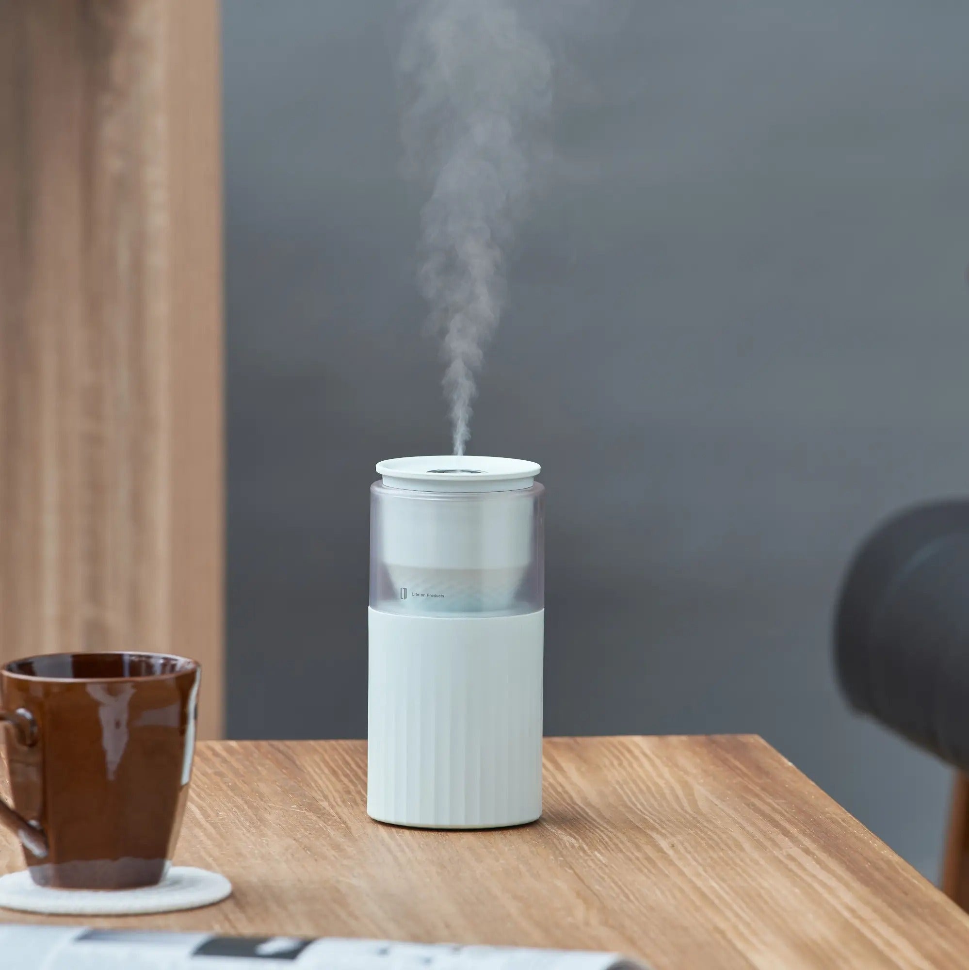 日本Life on Products 幻彩燈光無線加濕器 – 小巧燈光融合空氣保濕，打造夢幻居家角落