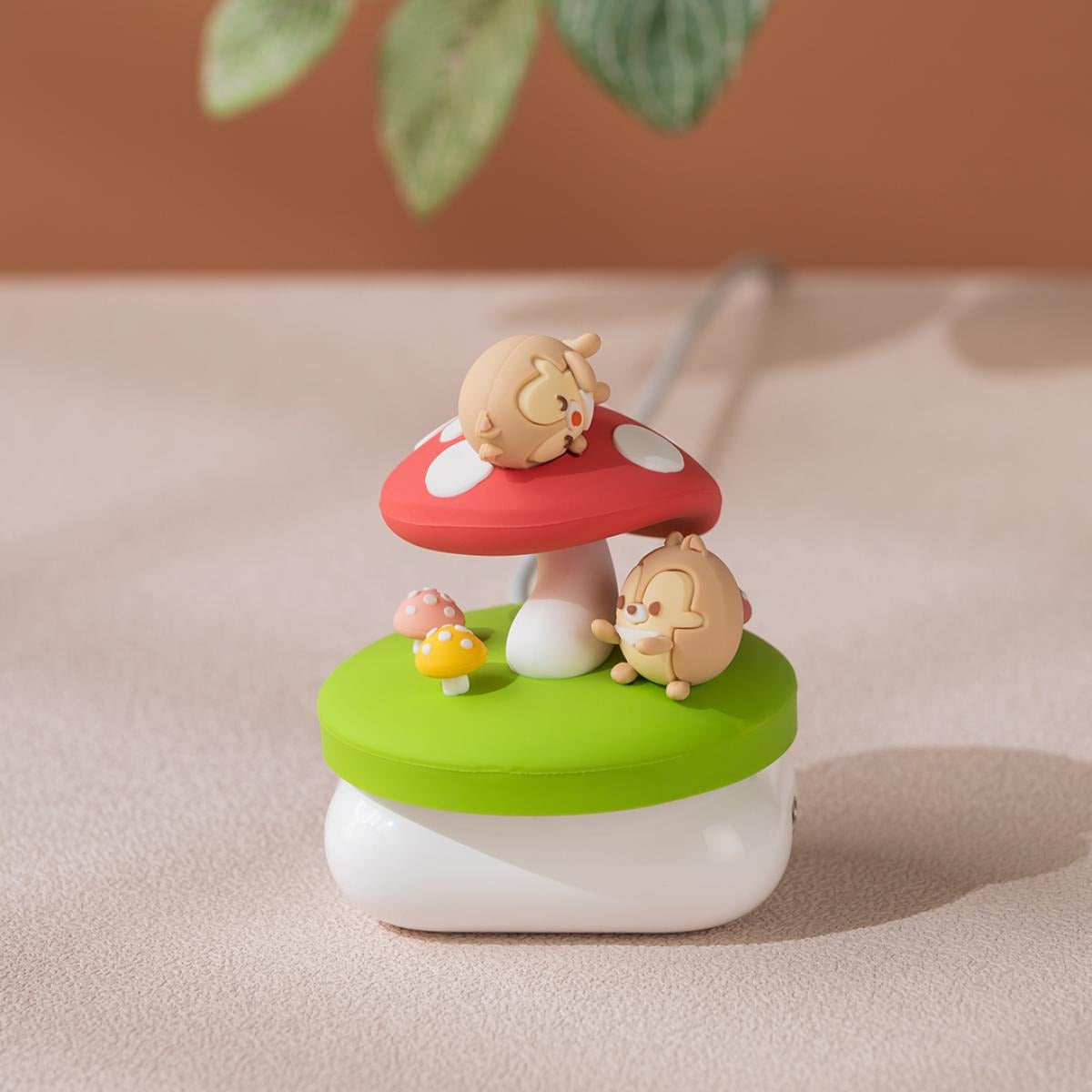 迪士尼磁吸充電盤的魔法小窩 – 超可愛無線快充系列，讓iPhone輕鬆滿電