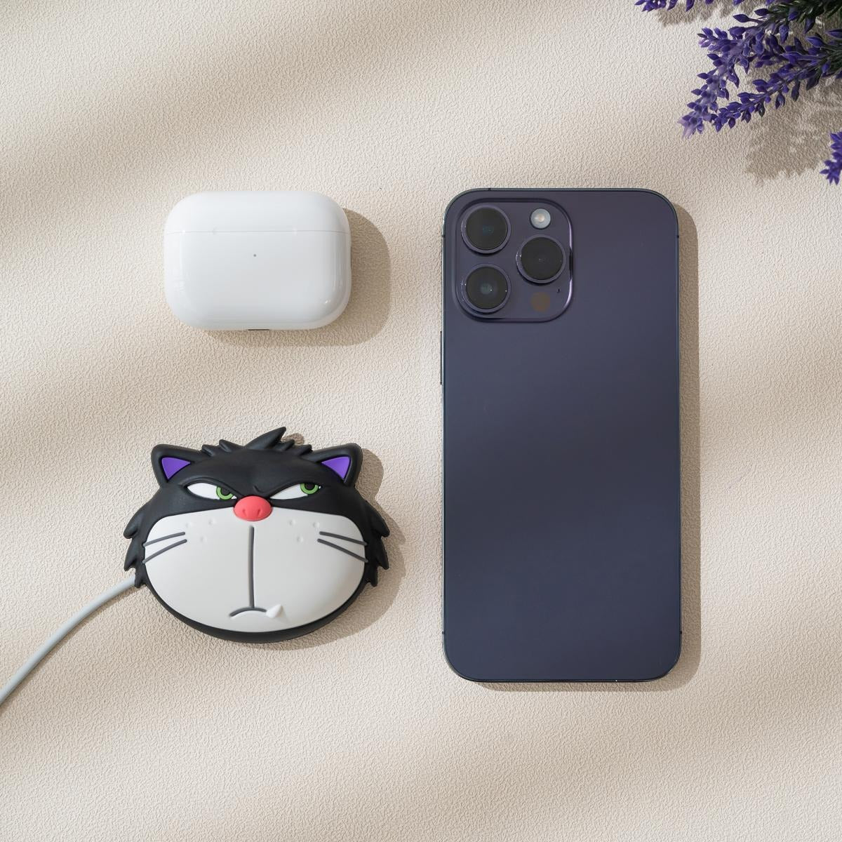 迪士尼磁吸充電盤的魔法小窩 – 超可愛無線快充系列，讓iPhone輕鬆滿電